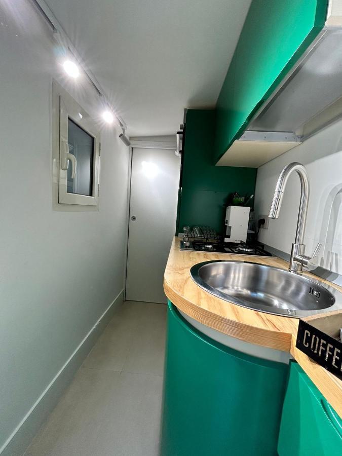 نابولي Martiri Boutique Apartment المظهر الخارجي الصورة