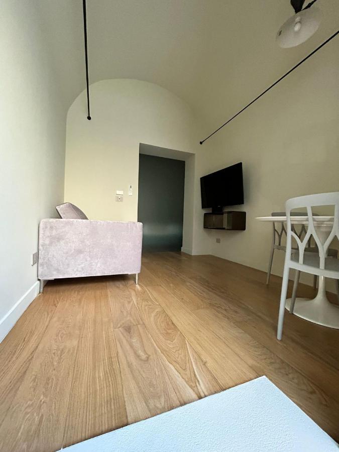 نابولي Martiri Boutique Apartment المظهر الخارجي الصورة